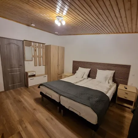 Karlskovhuset 3* Give